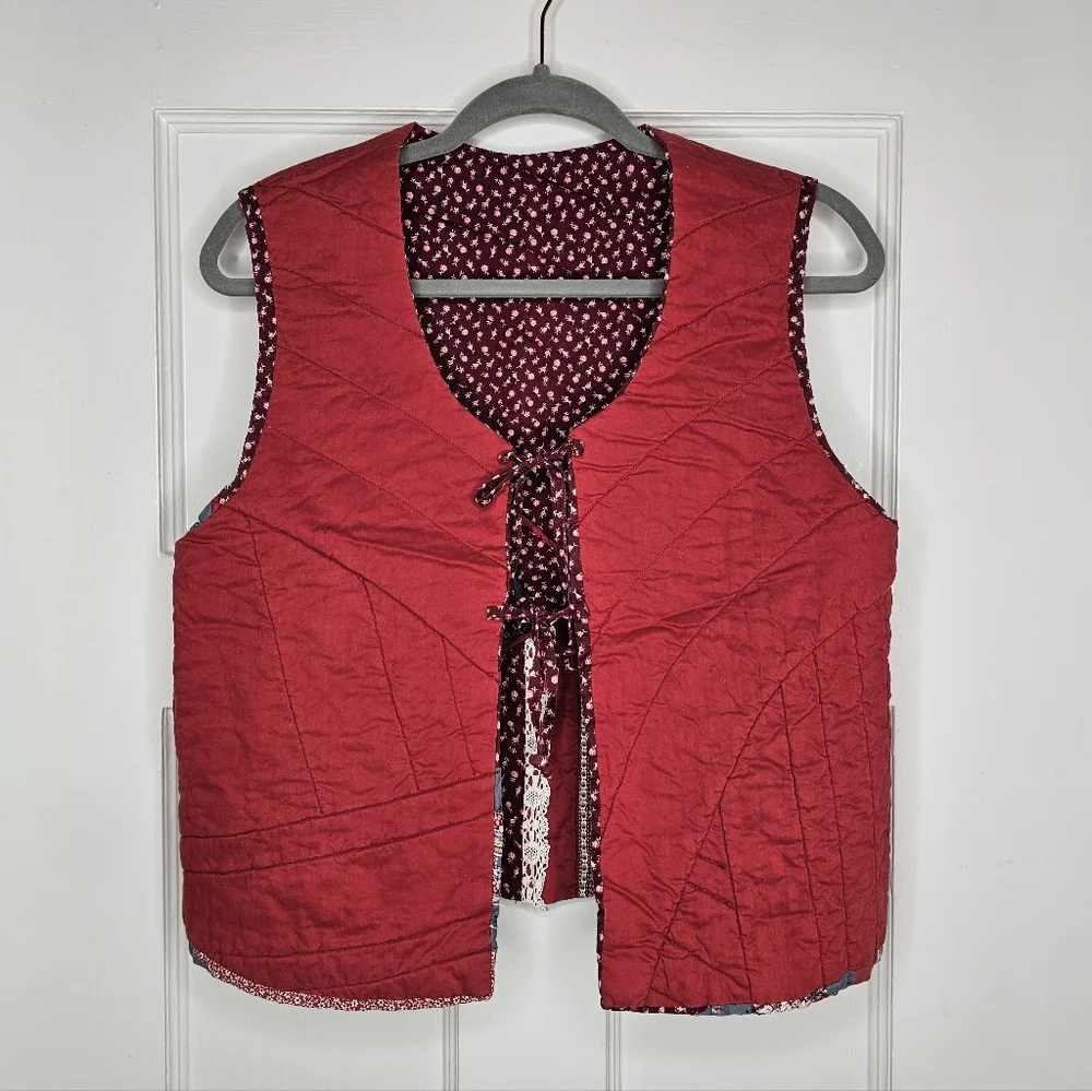 VTG Quilted Patchwork Reversible Vest - Picture 9 of 16